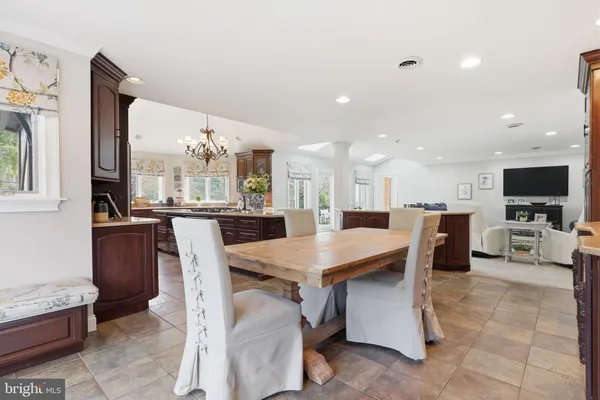 $1,300,000 | 8 Moon Circle, Yardley, PA 19067