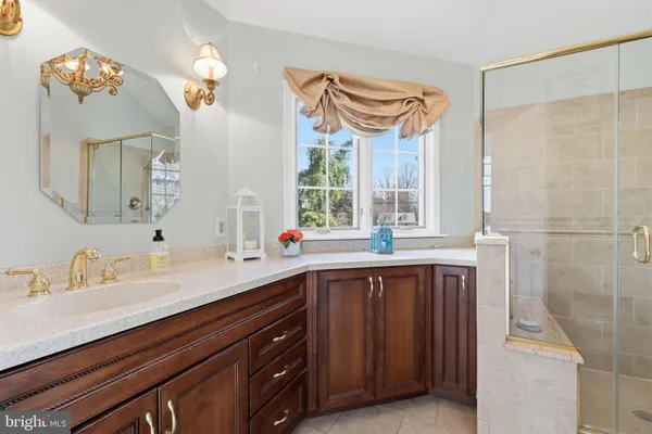 $1,300,000 | 8 Moon Circle, Yardley, PA 19067