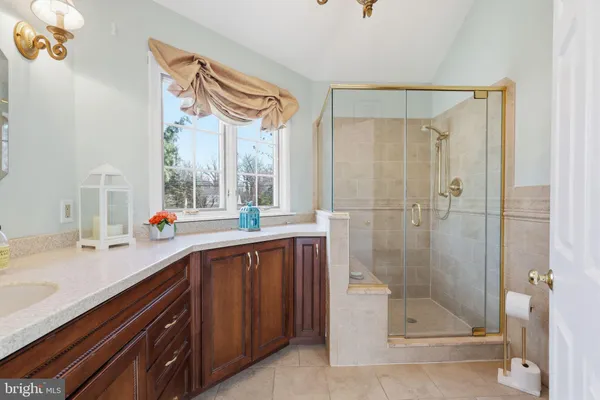 $1,300,000 | 8 Moon Circle, Yardley, PA 19067