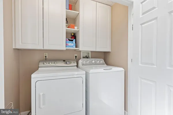 $1,300,000 | 8 Moon Circle, Yardley, PA 19067