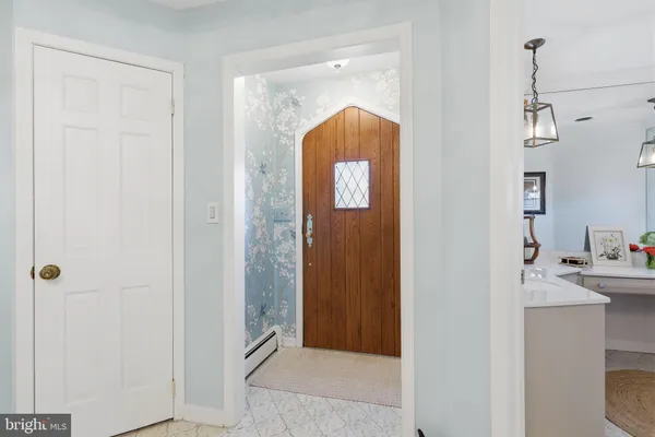 $1,300,000 | 8 Moon Circle, Yardley, PA 19067