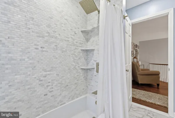 $1,300,000 | 8 Moon Circle, Yardley, PA 19067