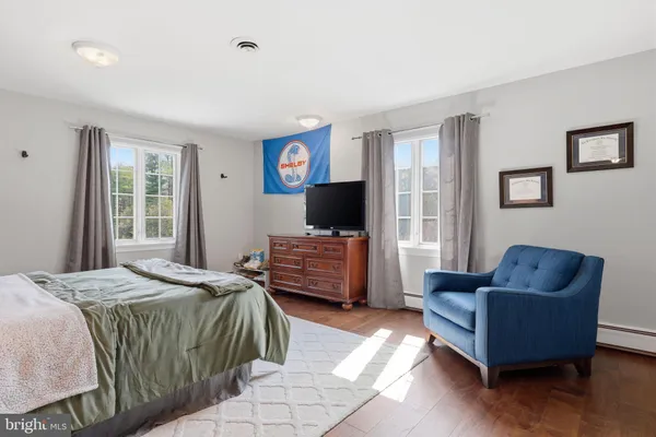 $1,300,000 | 8 Moon Circle, Yardley, PA 19067