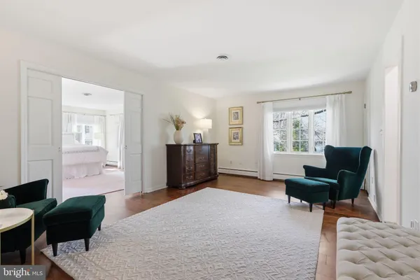 $1,300,000 | 8 Moon Circle, Yardley, PA 19067