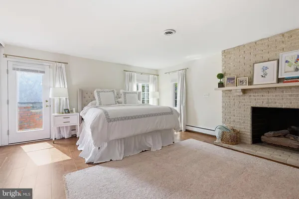 $1,300,000 | 8 Moon Circle, Yardley, PA 19067