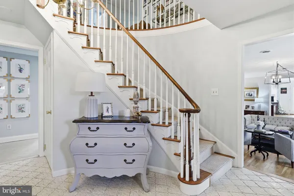 $1,300,000 | 8 Moon Circle, Yardley, PA 19067