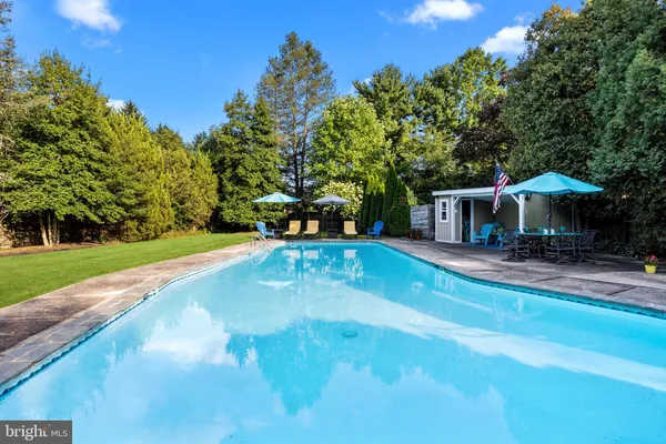 $1,300,000 | 8 Moon Circle, Yardley, PA 19067