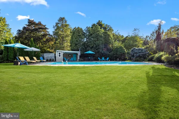 $1,300,000 | 8 Moon Circle, Yardley, PA 19067