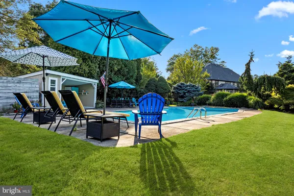 $1,300,000 | 8 Moon Circle, Yardley, PA 19067