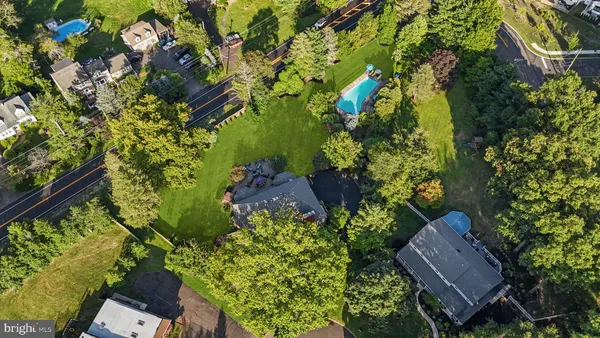 $1,300,000 | 8 Moon Circle, Yardley, PA 19067