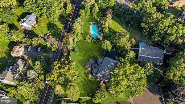 $1,300,000 | 8 Moon Circle, Yardley, PA 19067