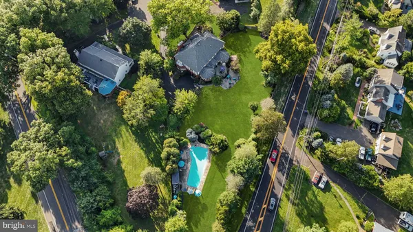 $1,300,000 | 8 Moon Circle, Yardley, PA 19067