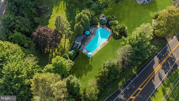 $1,300,000 | 8 Moon Circle, Yardley, PA 19067