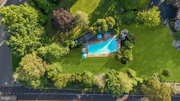 $1,300,000 | 8 Moon Circle, Yardley, PA 19067