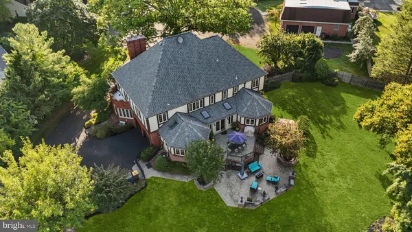 $1,300,000 | 8 Moon Circle, Yardley, PA 19067