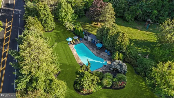 $1,300,000 | 8 Moon Circle, Yardley, PA 19067