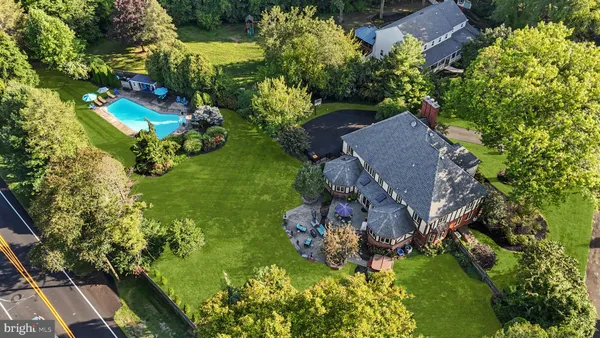 $1,300,000 | 8 Moon Circle, Yardley, PA 19067