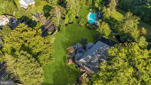 $1,300,000 | 8 Moon Circle, Yardley, PA 19067