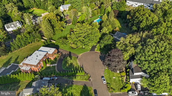 $1,300,000 | 8 Moon Circle, Yardley, PA 19067