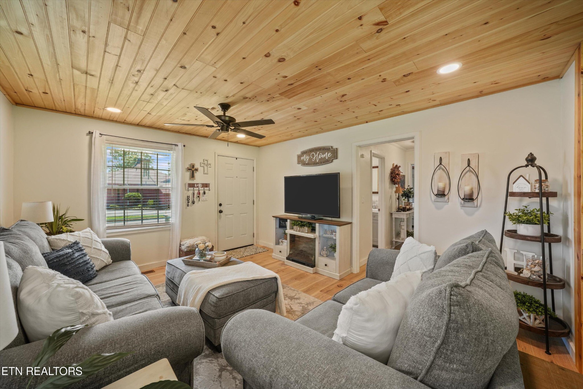 636 Robertsville Road Oak Ridge, TN 37830 - Photo 8 of 32