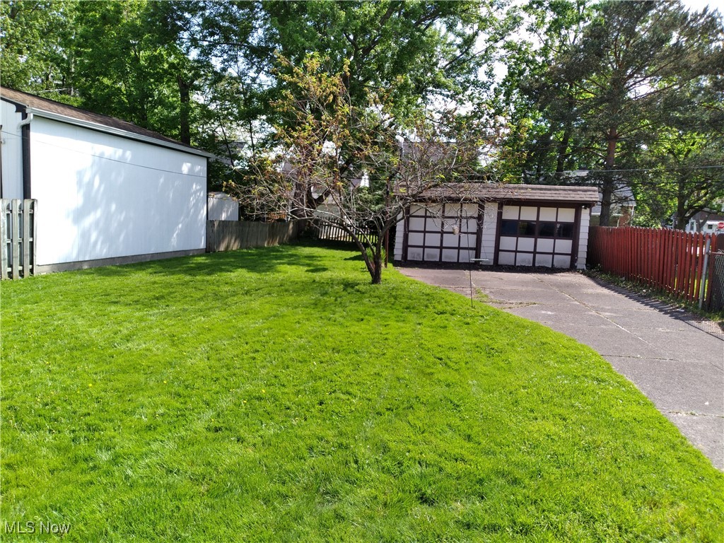 7603 Ridgefield Avenue Parma, OH 44129 - Photo 14 of 16