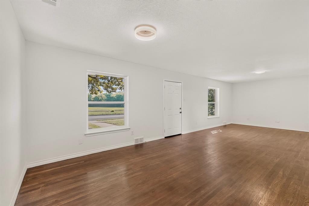 405 Easton Road Dallas, TX 75218 - Photo 8 of 36 Dinning Room open to living room