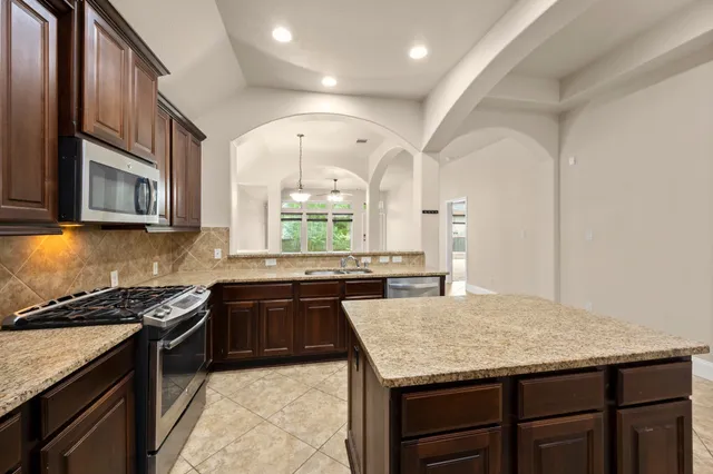 $2,675 | 110 Logan Pass Court, Montgomery, TX 77316