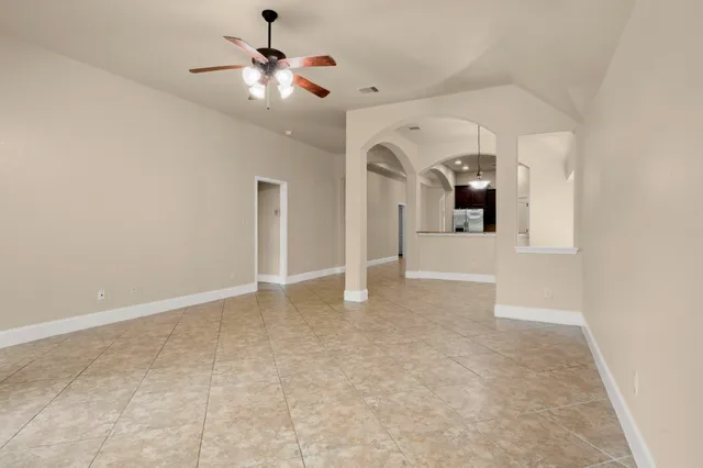 $2,675 | 110 Logan Pass Court, Montgomery, TX 77316