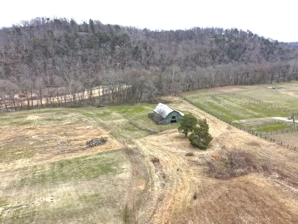 $3,595,000 | 7699 County Line Road North, White Bluff, TN 37187