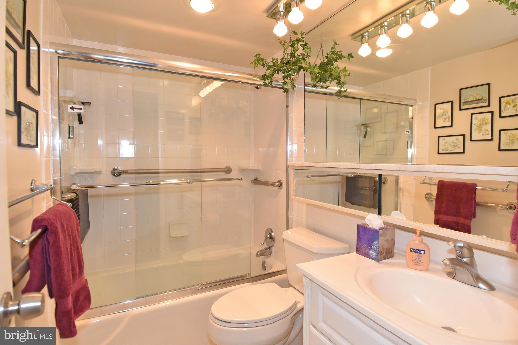 429 N Street Southwest, Unit S107 Washington, DC 20024 - Photo 23 of 30 Bath