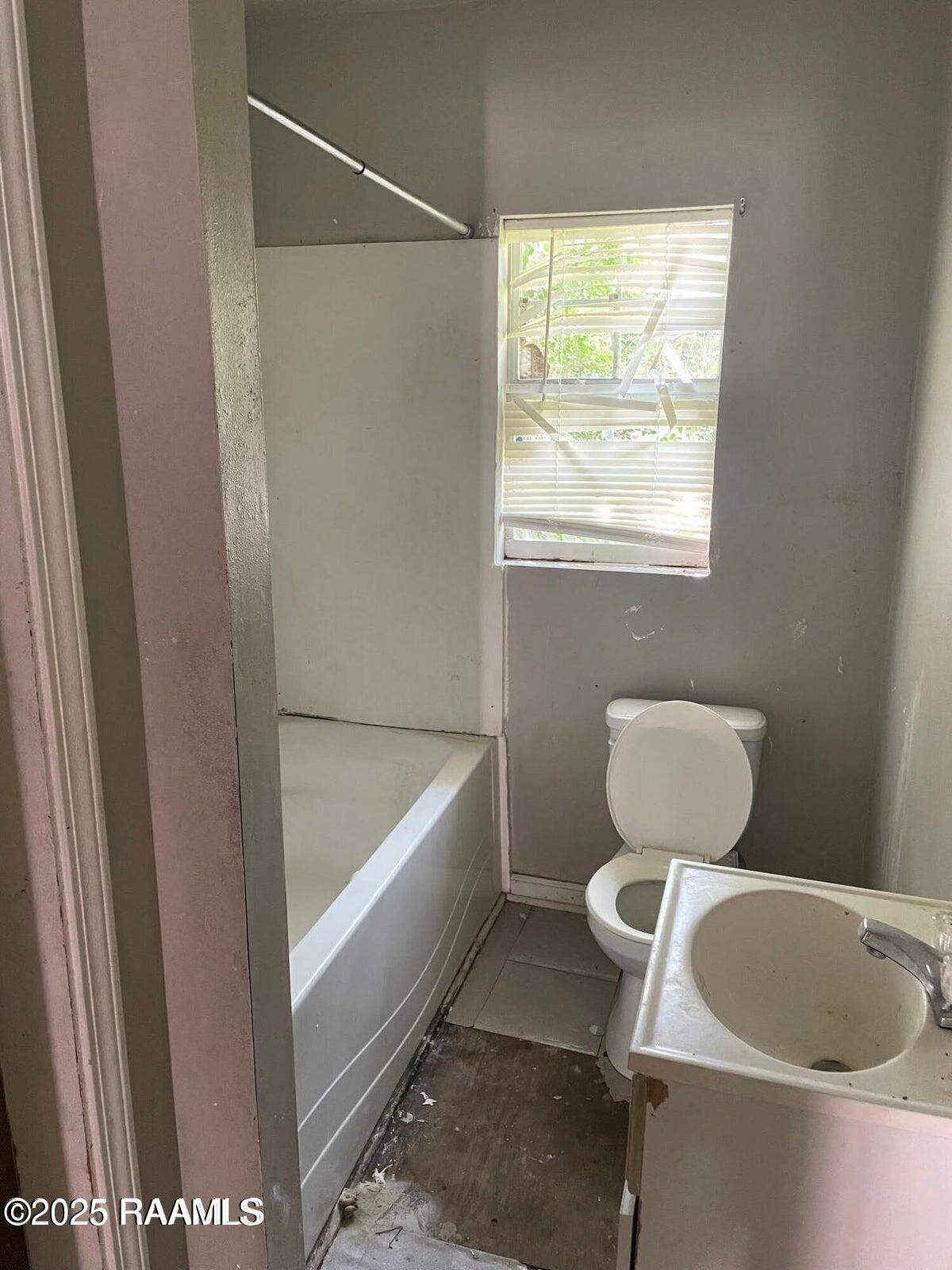 210 Lilly Street Lafayette, LA 70501 - Photo 4 of 5 20250709155648983509000000-o