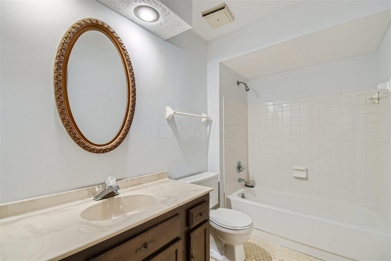 817 Riva Ridge Boulevard Columbus, OH 43230 - Photo 21 of 28 817 Riva Ridge Blvd - Web Quality - 020