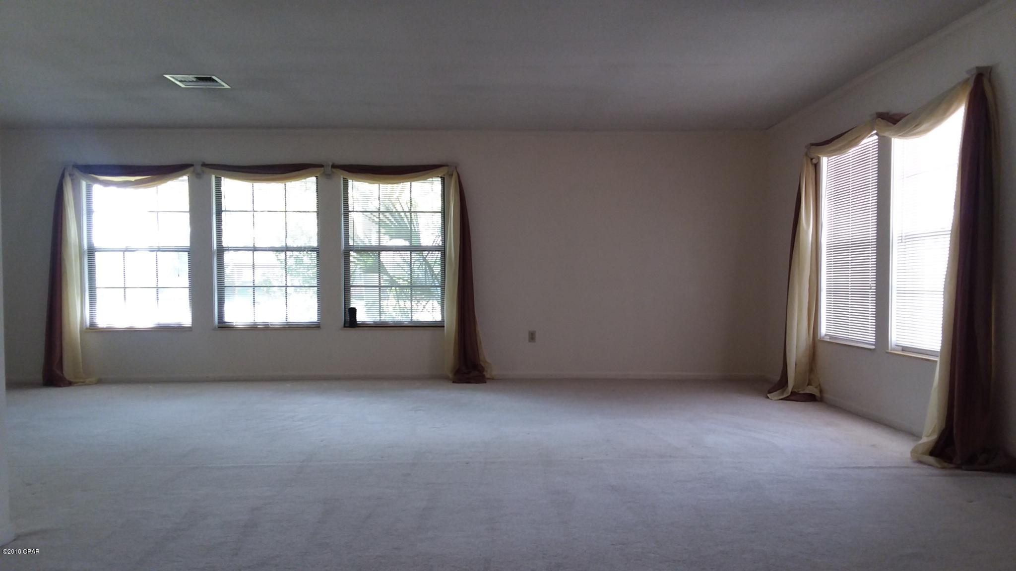 645 3rd Street Chipley, FL 32428 - Photo 7 of 33