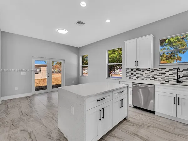 $3,500 | 803 North 20th Street, Fort Pierce, FL 34950