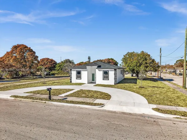 $3,500 | 803 North 20th Street, Fort Pierce, FL 34950