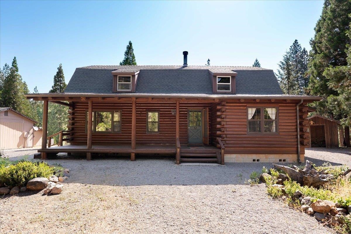 4140 Columbine Road Weed, CA 96094 - Photo 1 of 41 Gallery Image 1