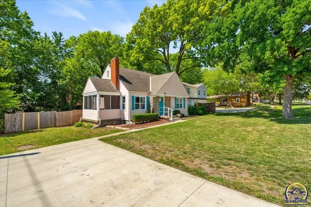 $230,000 | 7313 West 61st Street, Overland Park, KS 66202