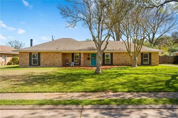 $269,900 | 403 Ridgewood Boulevard, Alexandria, LA 71303