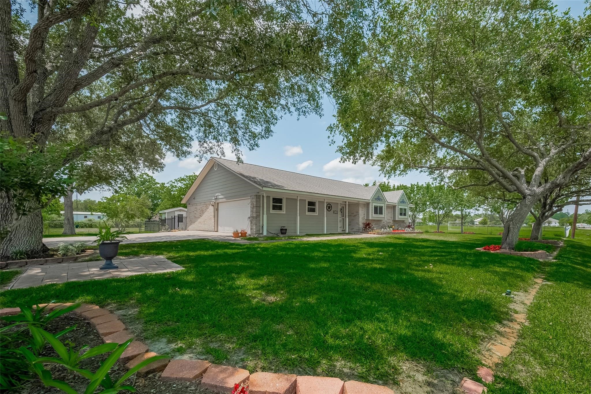 9526 Sandy Lane Manvel, TX 77578 - Photo 7 of 48 Gallery Image 7