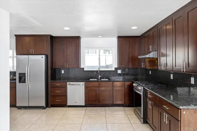 $659,000 | 19065 Envoy Avenue, Corona, CA 92881