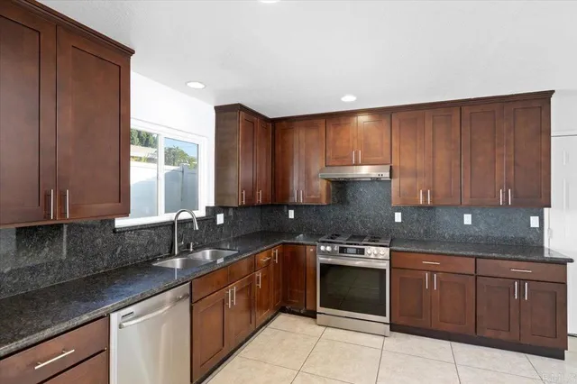 $659,000 | 19065 Envoy Avenue, Corona, CA 92881