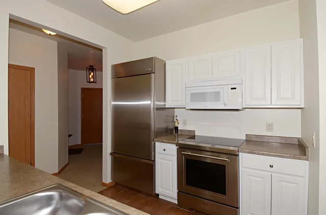 $319,900 | 5198 Sassafras Drive, Unit 113, Fitchburg, WI 53711