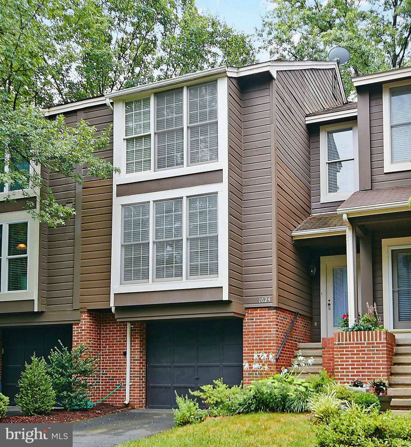 1624 Apricot Court Reston, VA 20190 - Photo 1 of 23 Exterior (Front)
