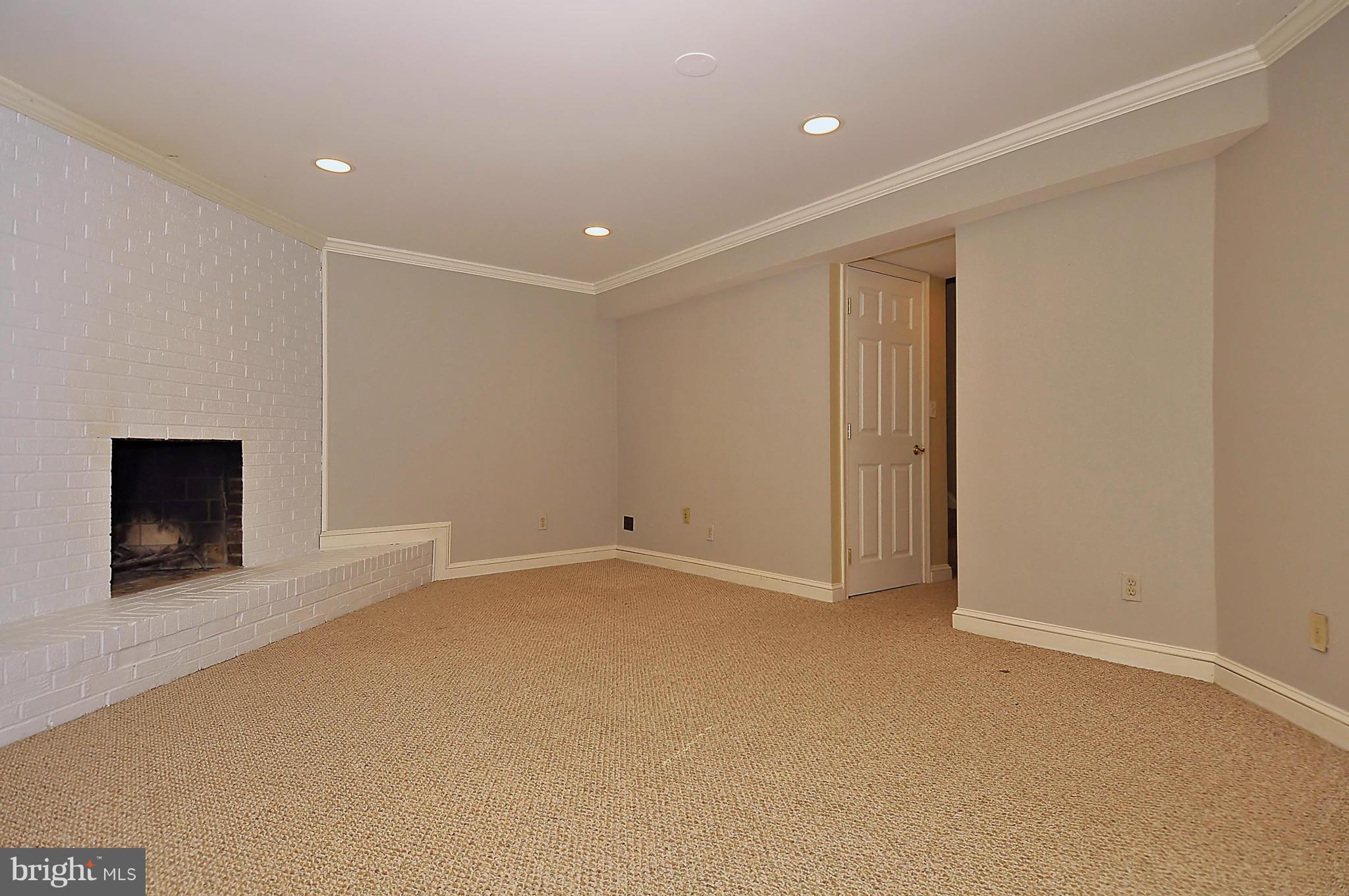1624 Apricot Court Reston, VA 20190 - Photo 19 of 23 Family Room