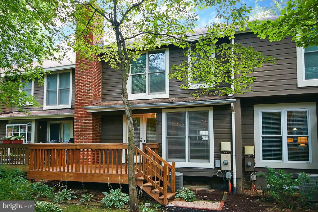 1624 Apricot Court Reston, VA 20190 - Photo 20 of 23 Exterior (Rear)