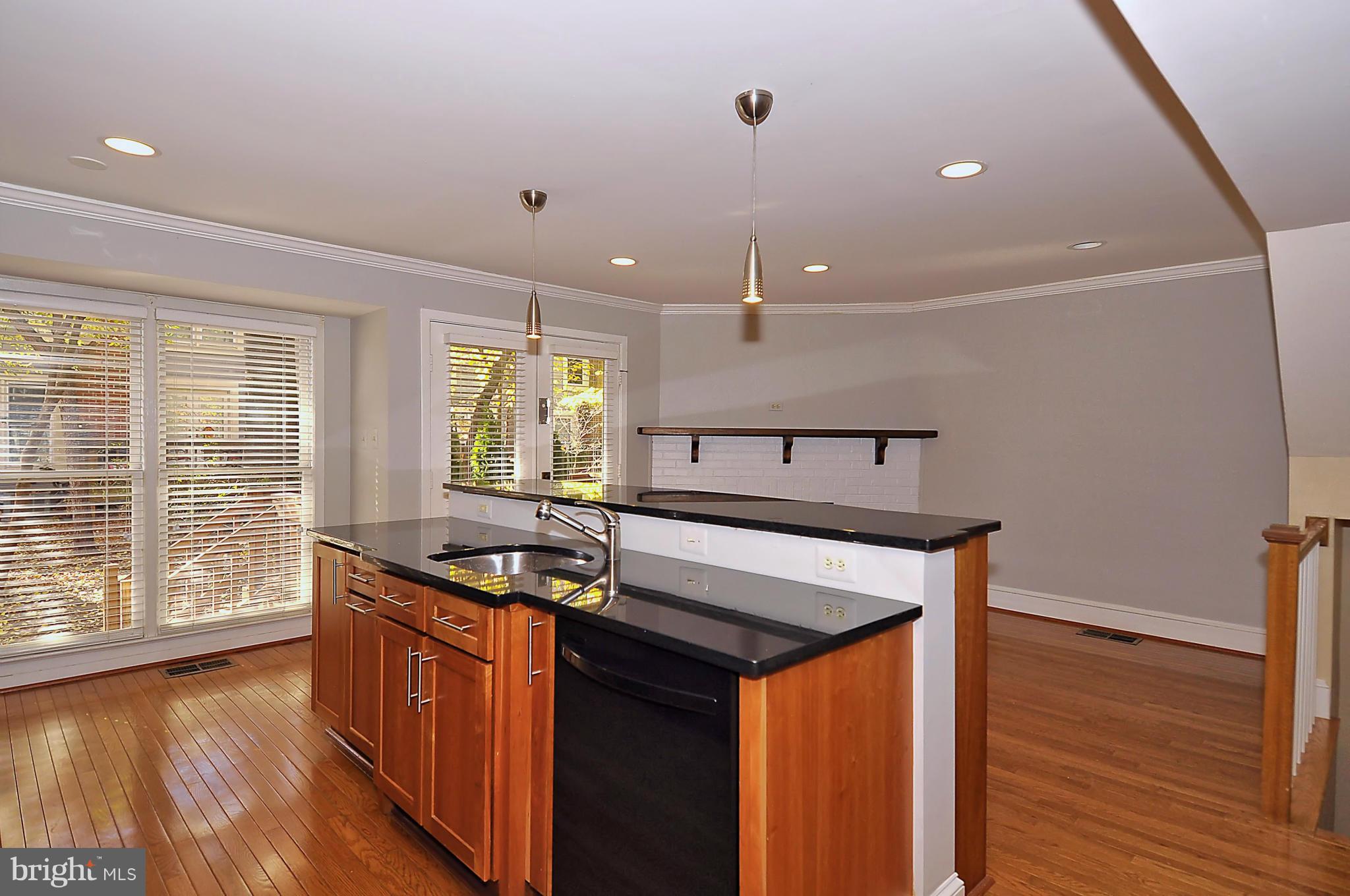 1624 Apricot Court Reston, VA 20190 - Photo 6 of 23 Kitchen
