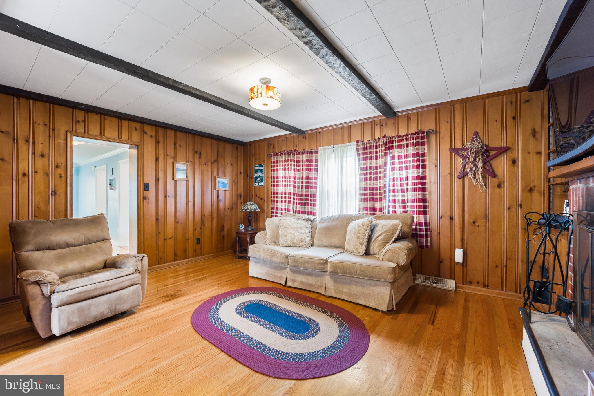 8571 Old Line Road Philadelphia, PA 19128 - Photo 14 of 38 Family Room