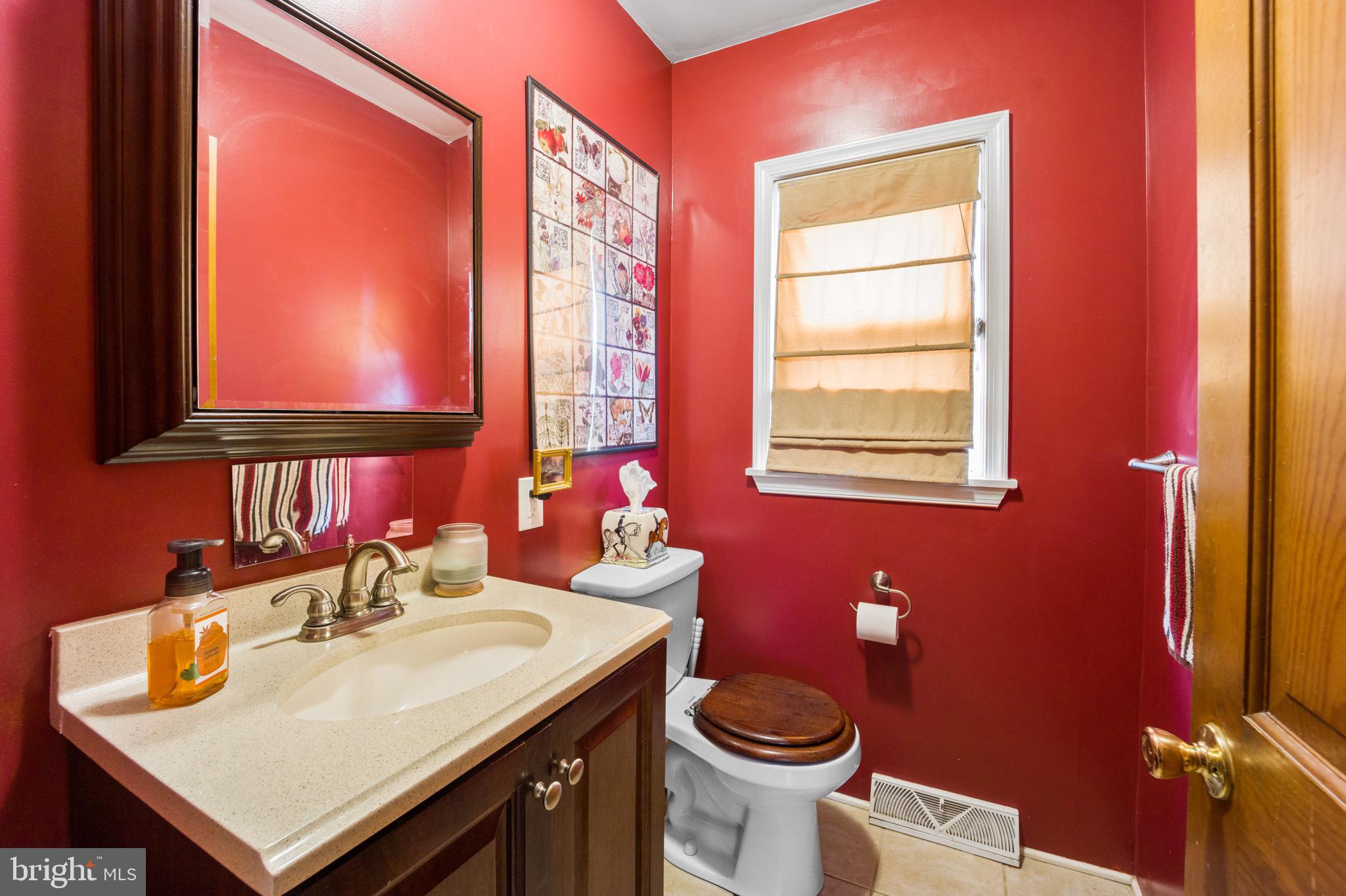8571 Old Line Road Philadelphia, PA 19128 - Photo 16 of 38 Powder Room