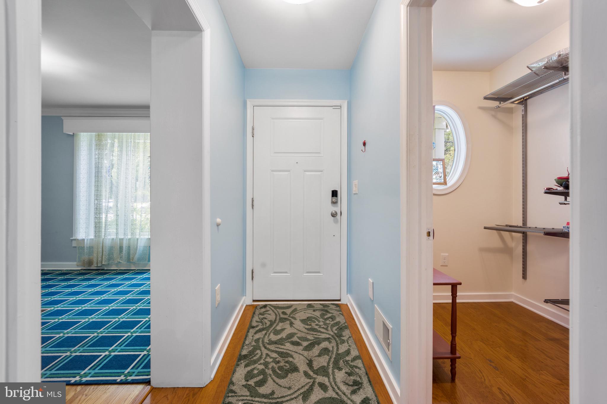 8571 Old Line Road Philadelphia, PA 19128 - Photo 4 of 38 Foyer