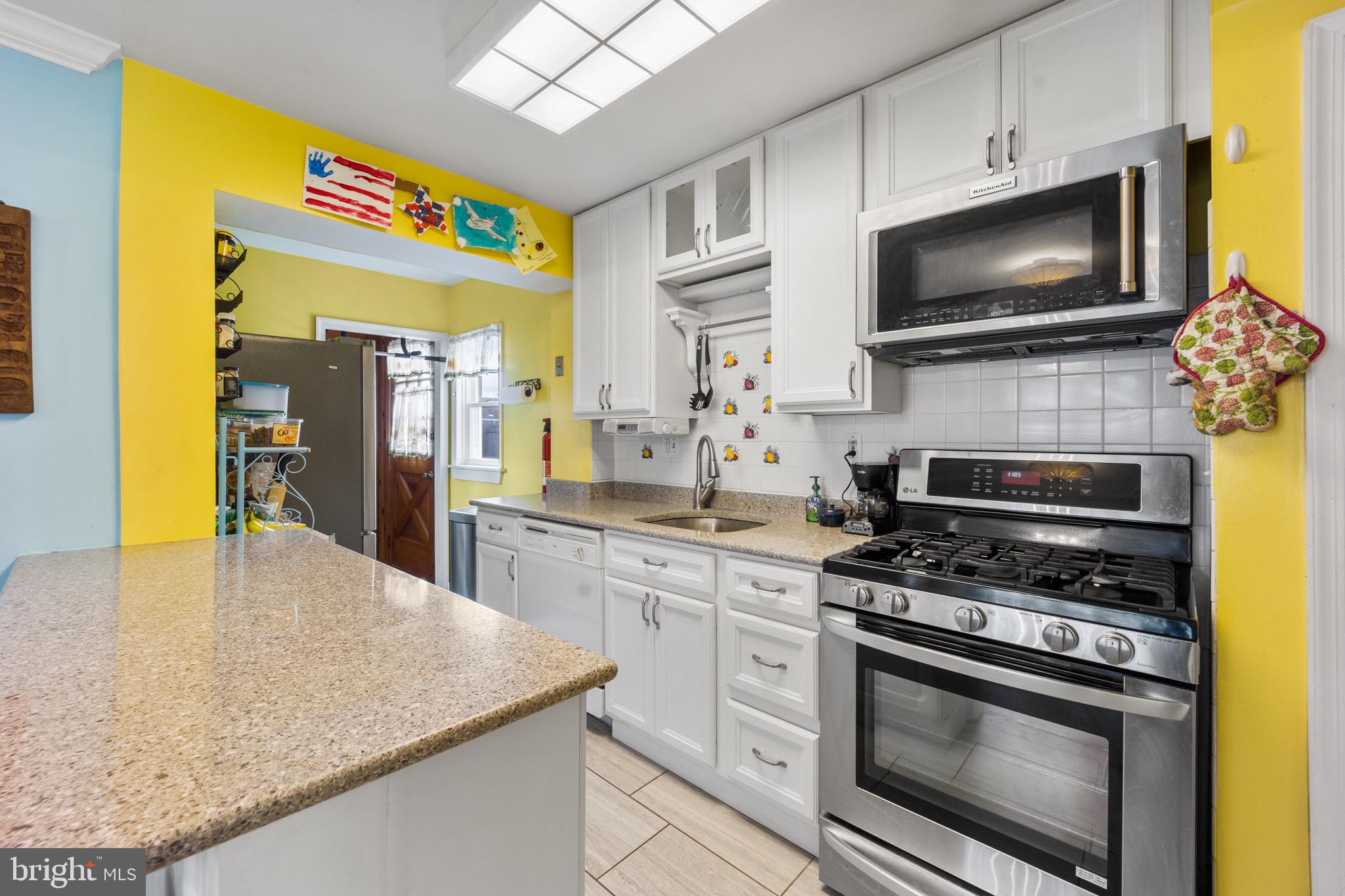 8571 Old Line Road Philadelphia, PA 19128 - Photo 10 of 38 Kitchen